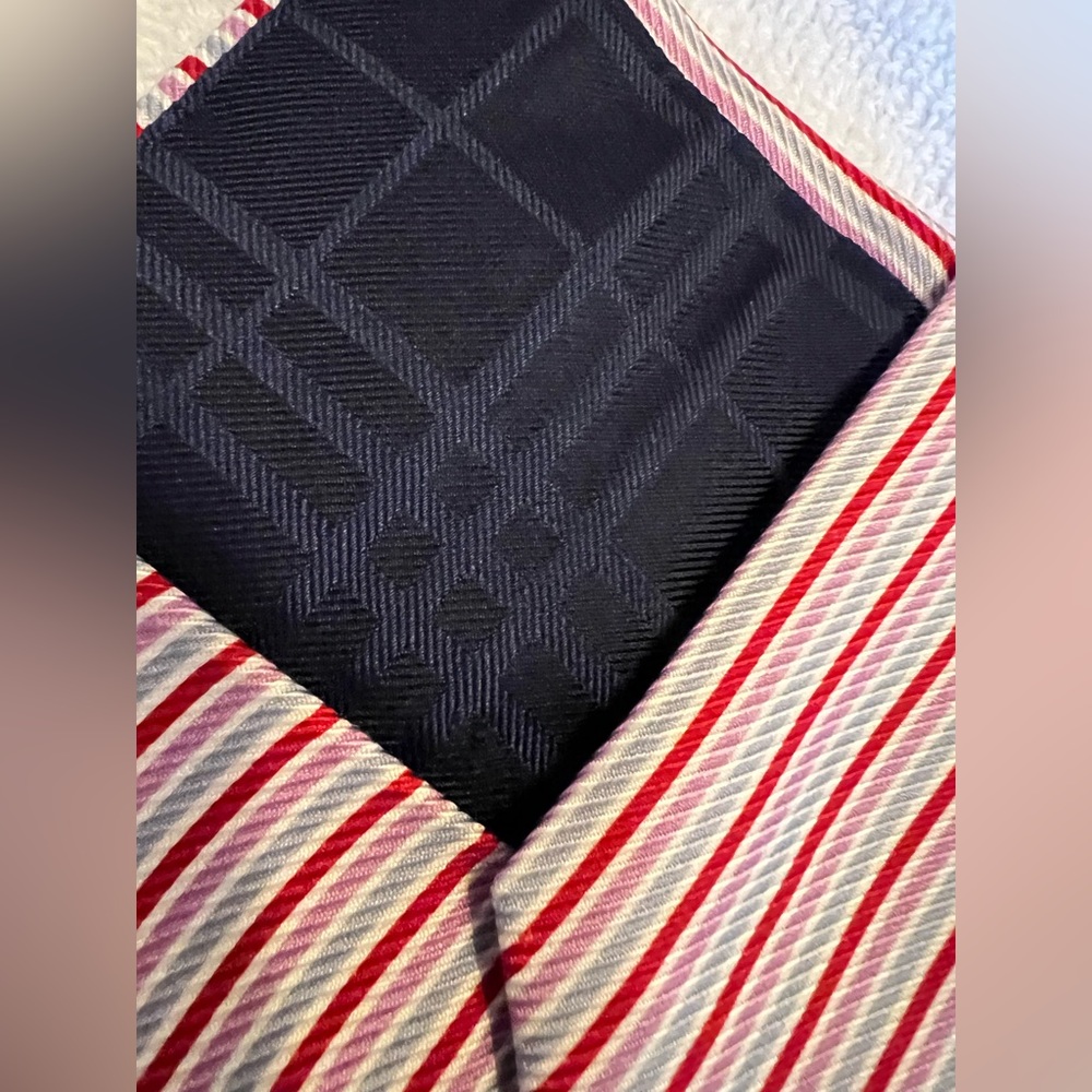 Burberry authentic tie in great condition